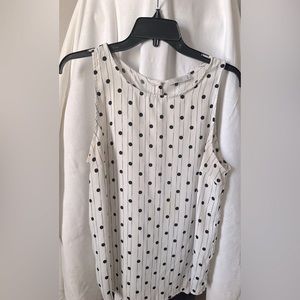 Women’s Dalia white shirt, work or dress up, great with slacks or yoga pants!